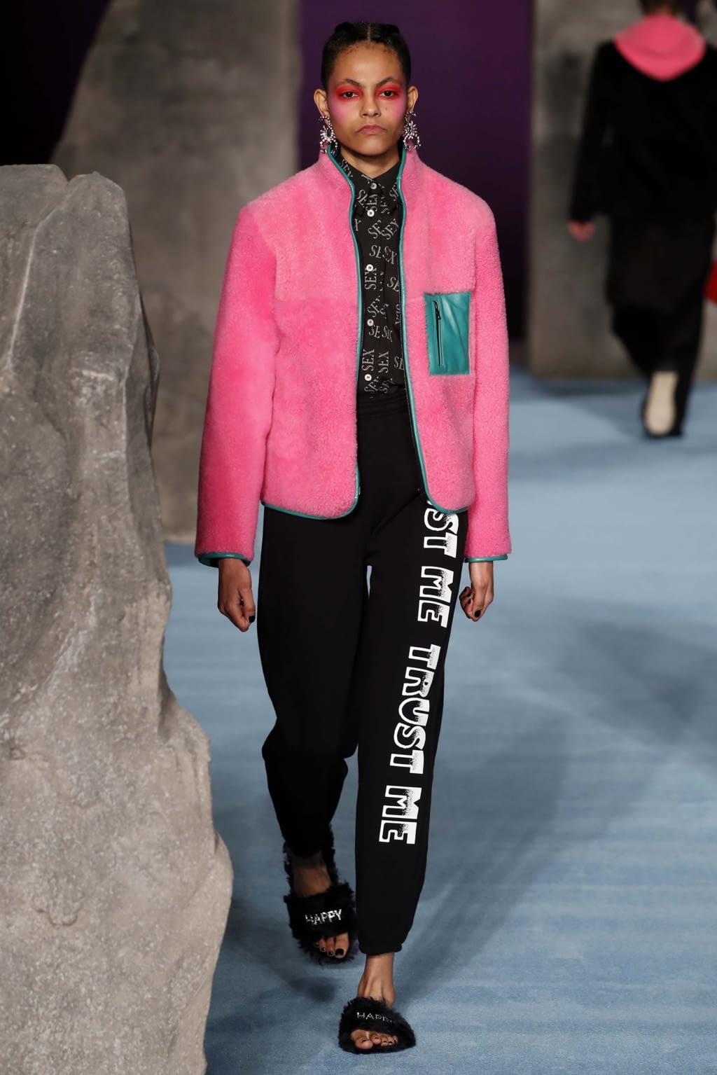 Fashion Week London Fall/Winter 2018 look 16 from the Ashley Williams collection 女装