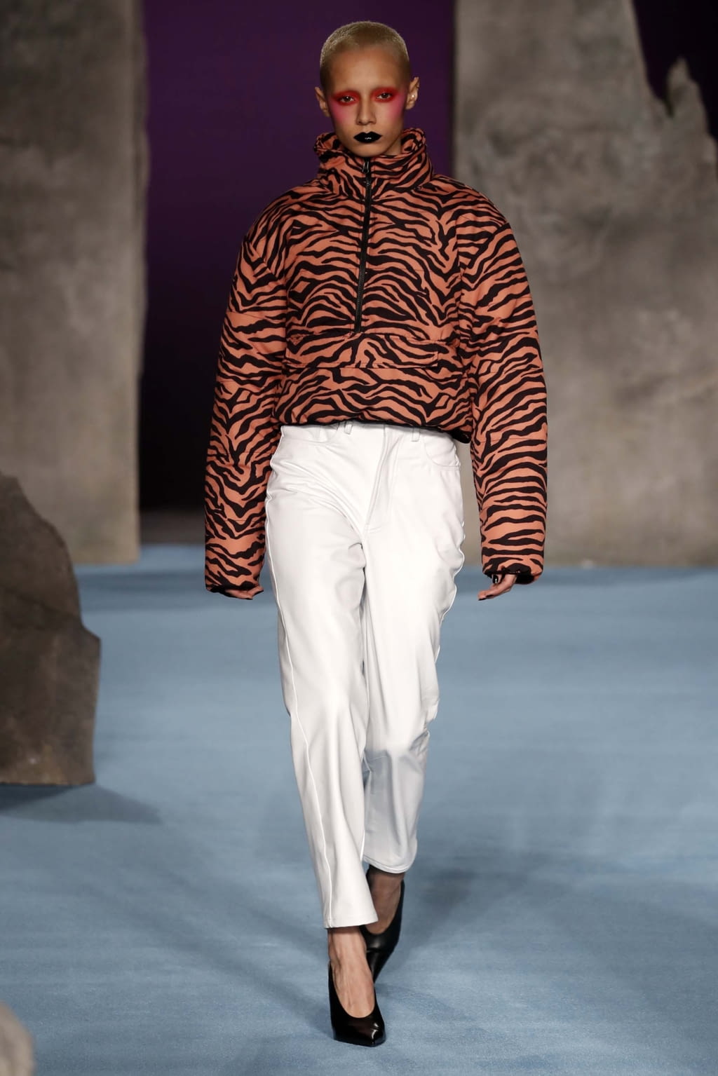 Fashion Week London Fall/Winter 2018 look 29 from the Ashley Williams collection womenswear