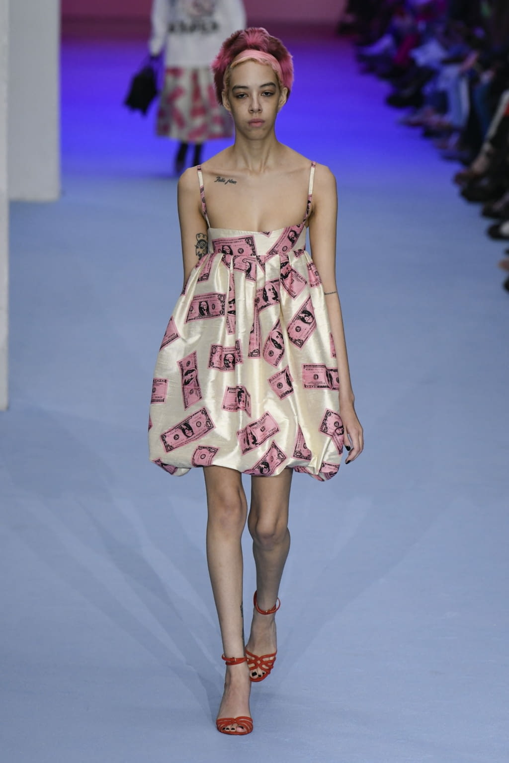 Fashion Week London Fall/Winter 2020 look 1 de la collection Ashley Williams womenswear