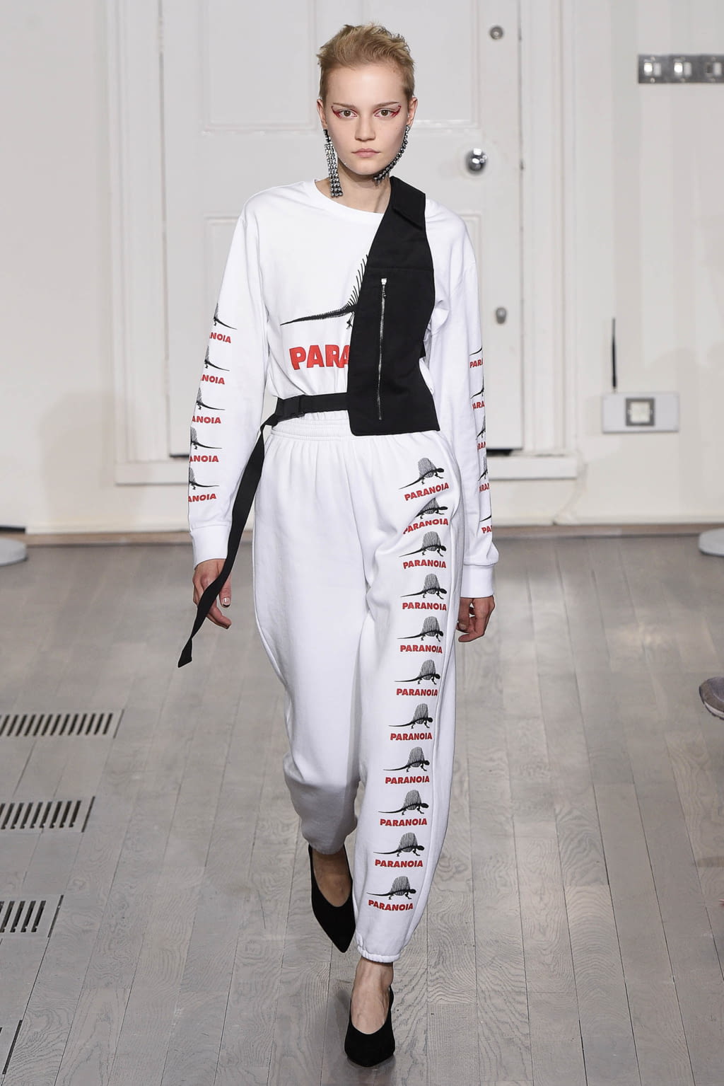 Fashion Week London Spring/Summer 2018 look 12 from the Ashley Williams collection womenswear
