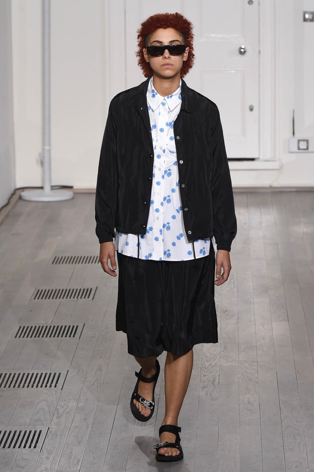 Fashion Week London Spring/Summer 2018 look 14 from the Ashley Williams collection 女装