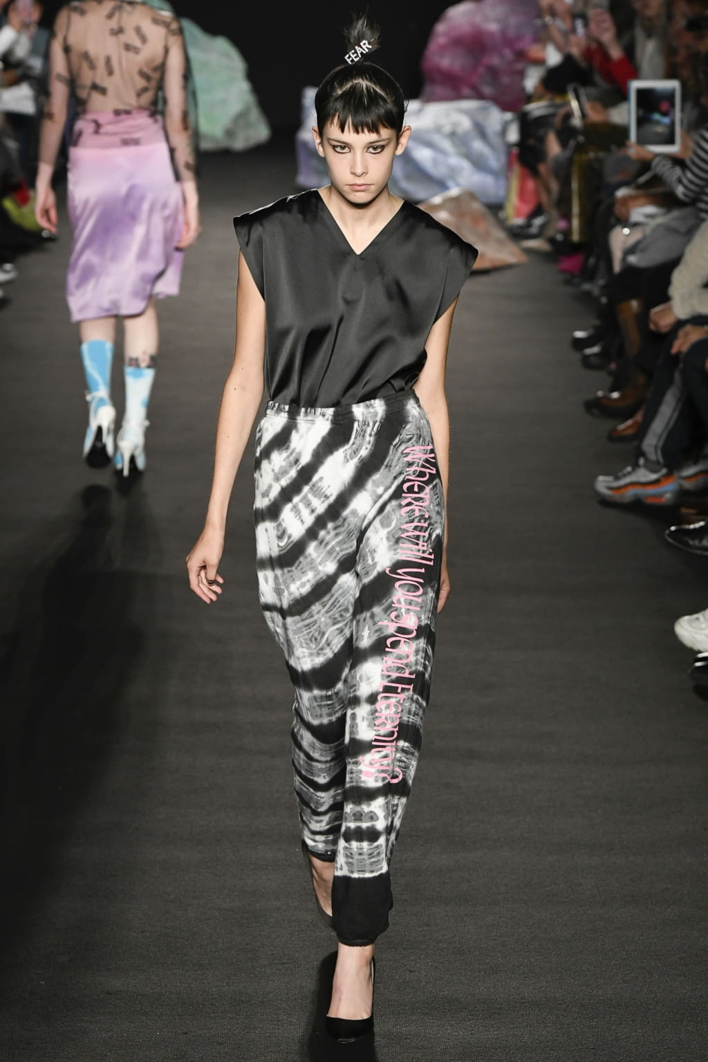 Fashion Week London Spring/Summer 2019 look 13 from the Ashley Williams collection womenswear