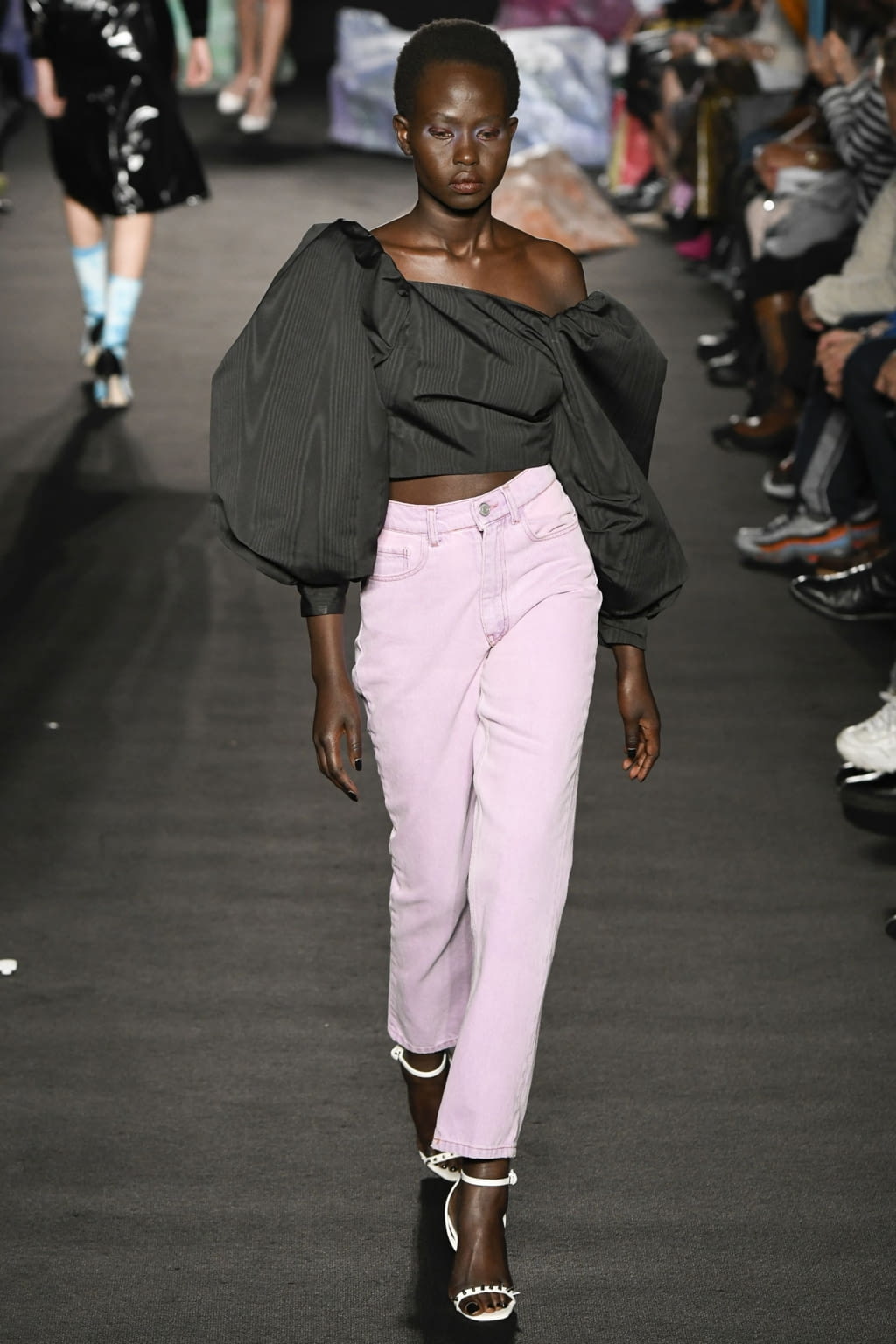 Fashion Week London Spring/Summer 2019 look 30 from the Ashley Williams collection 女装