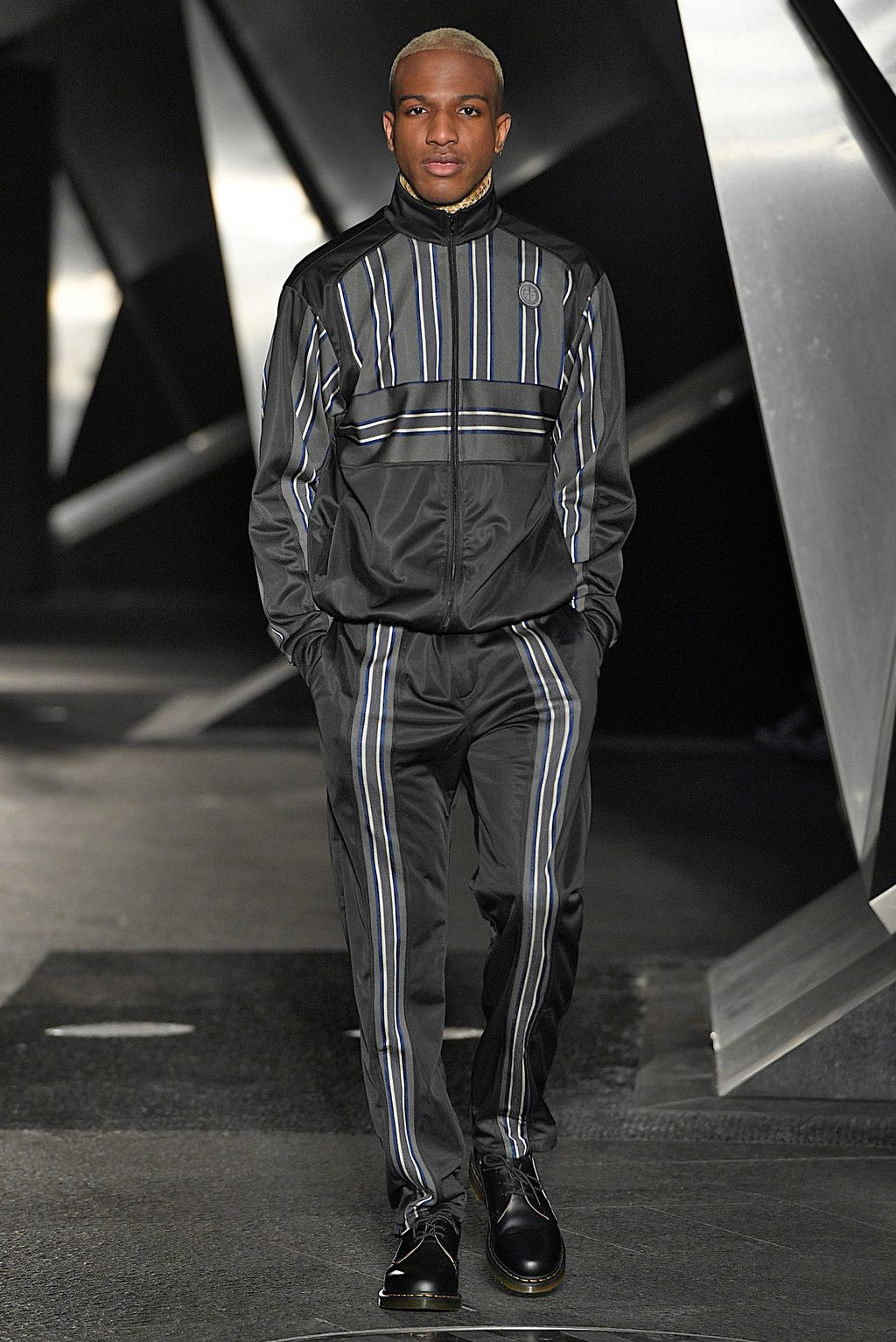 Fashion Week London Fall/Winter 2019 look 19 from the Astrid Andersen collection 男装