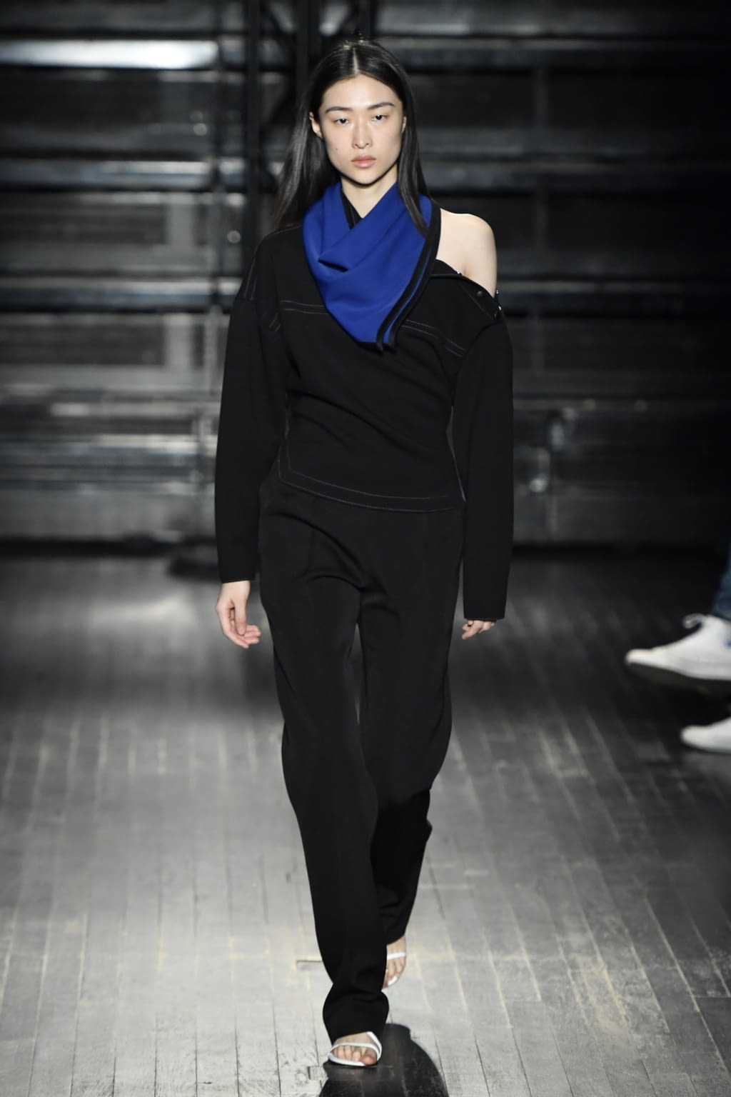 Fashion Week Paris Fall/Winter 2020 look 22 de la collection Atlein womenswear