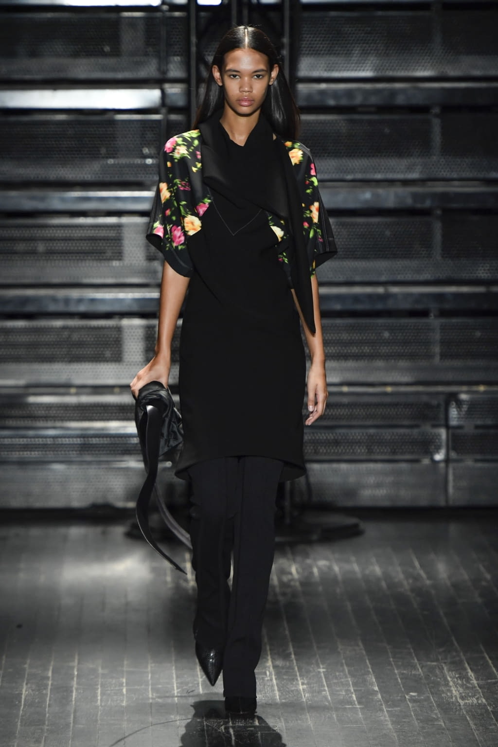 Fashion Week Paris Fall/Winter 2020 look 24 de la collection Atlein womenswear