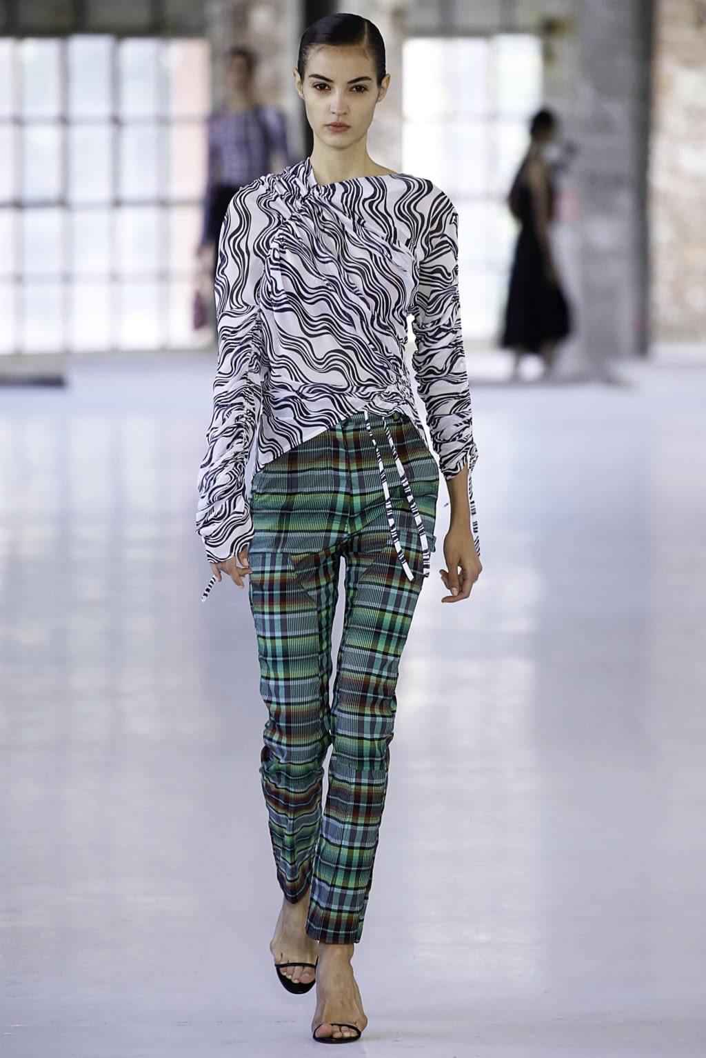 Fashion Week Paris Spring/Summer 2019 look 7 de la collection Atlein womenswear