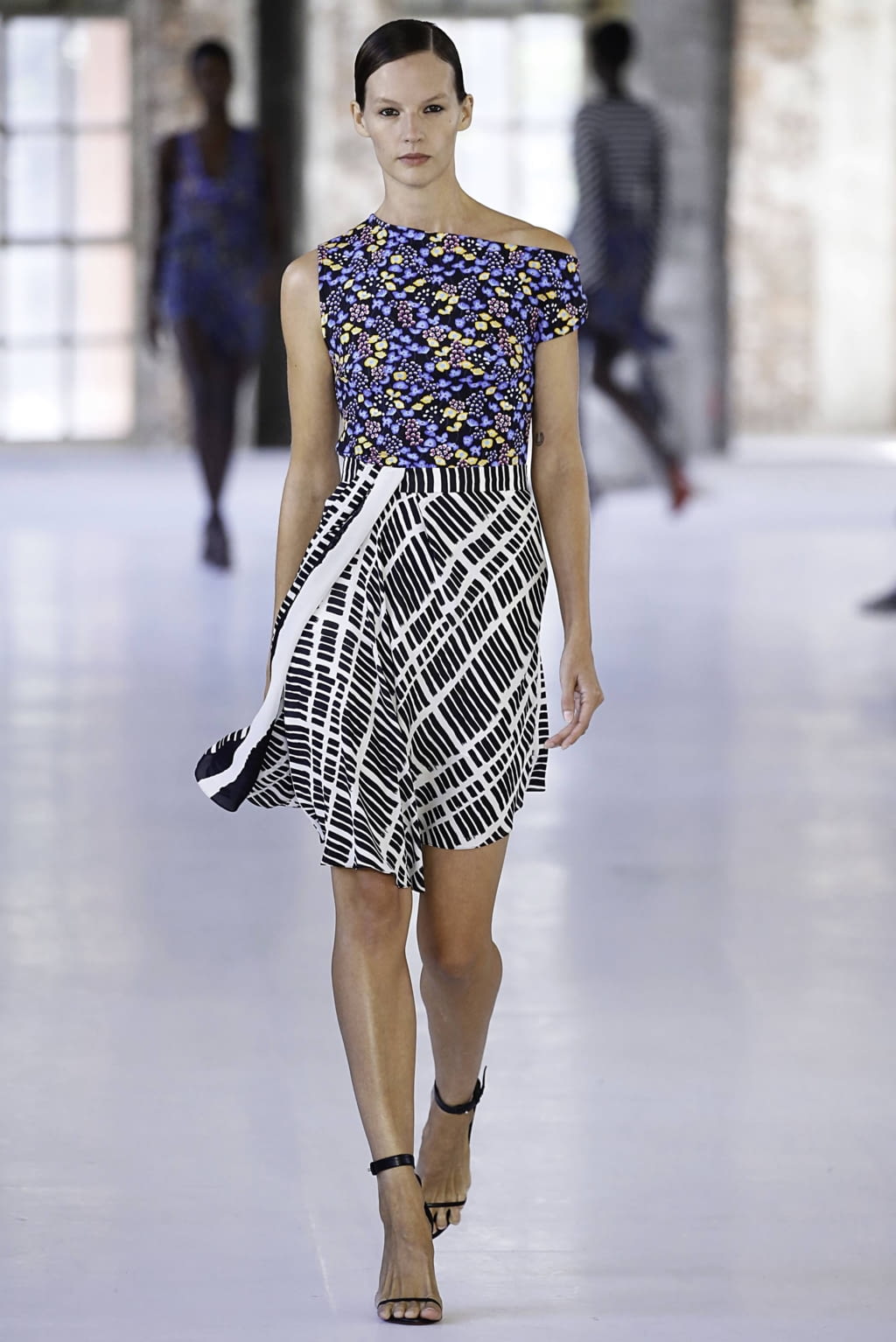 Fashion Week Paris Spring/Summer 2019 look 15 from the Atlein collection womenswear