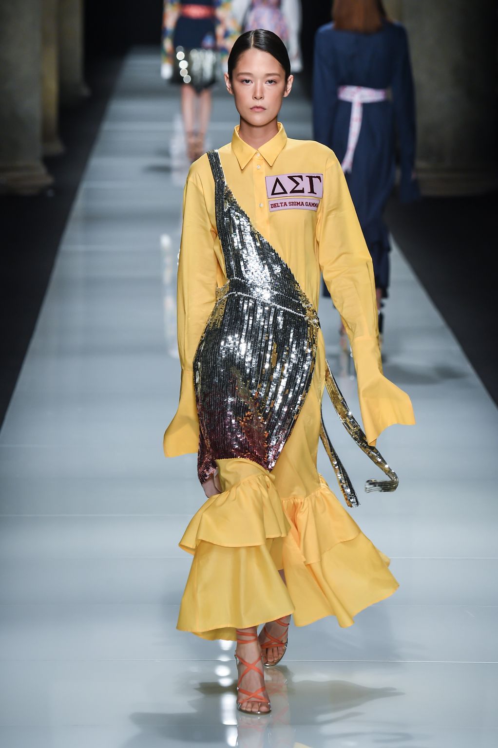 Fashion Week Milan Spring/Summer 2017 look 5 from the Au Jour Le Jour collection 女装