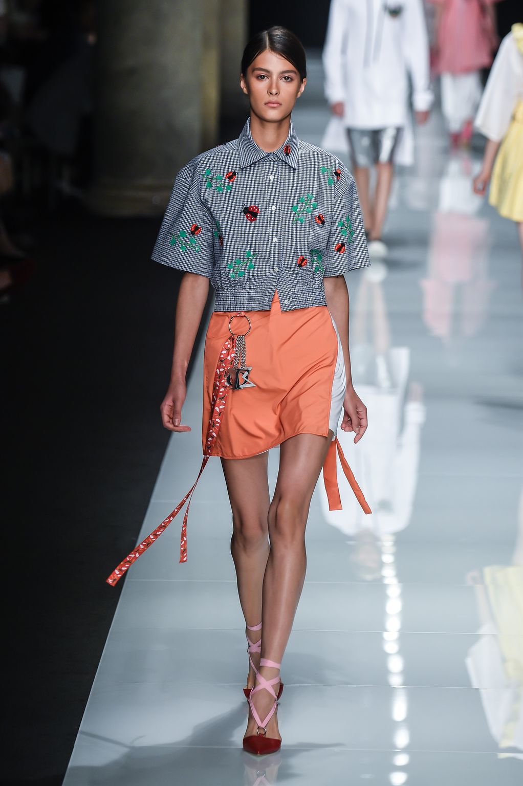 Fashion Week Milan Spring/Summer 2017 look 14 from the Au Jour Le Jour collection 女装