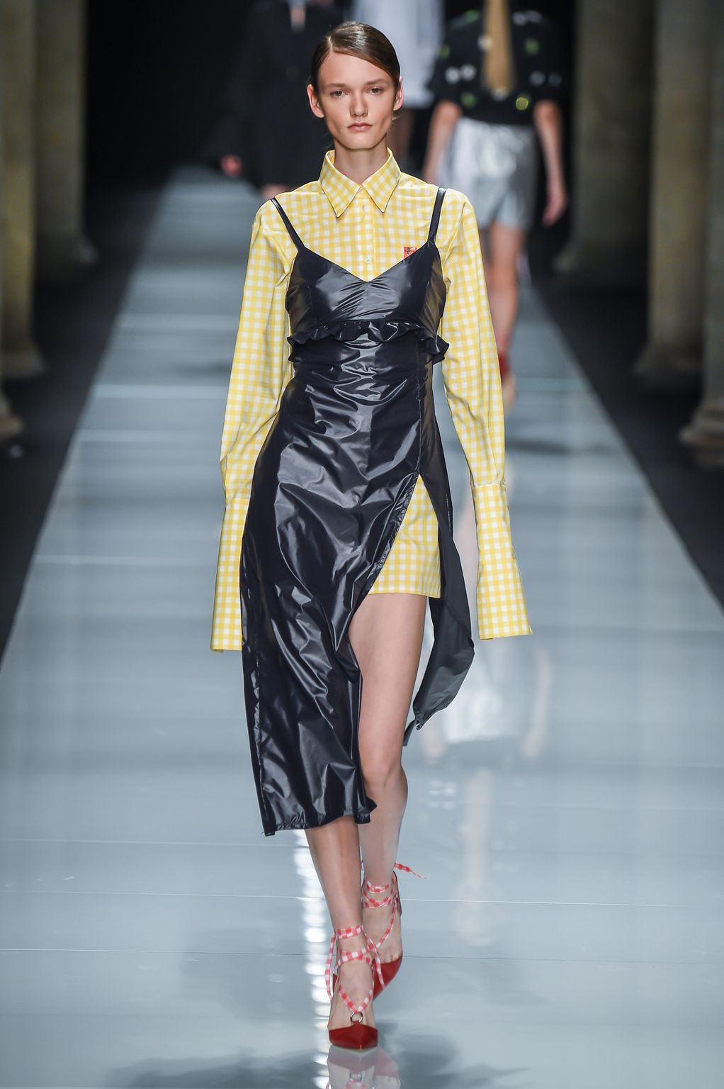 Fashion Week Milan Spring/Summer 2017 look 18 from the Au Jour Le Jour collection womenswear