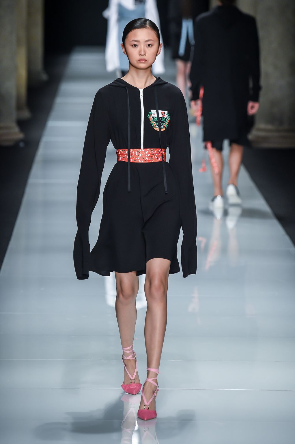 Fashion Week Milan Spring/Summer 2017 look 21 from the Au Jour Le Jour collection 女装