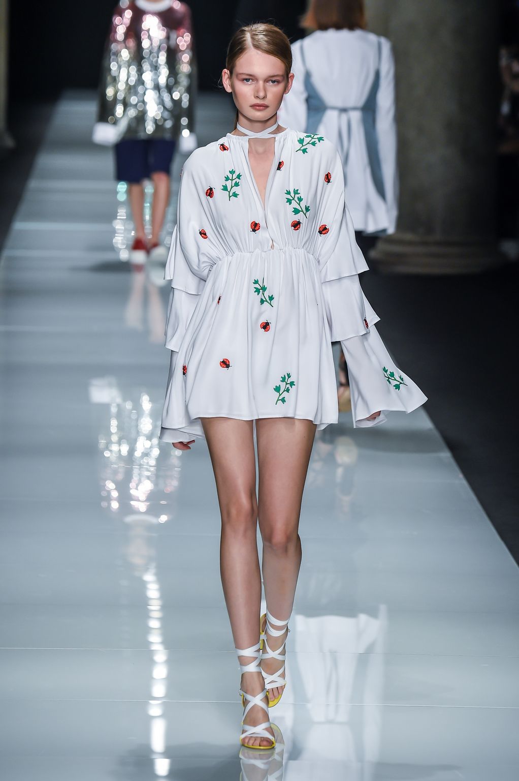 Fashion Week Milan Spring/Summer 2017 look 23 de la collection Au Jour Le Jour womenswear