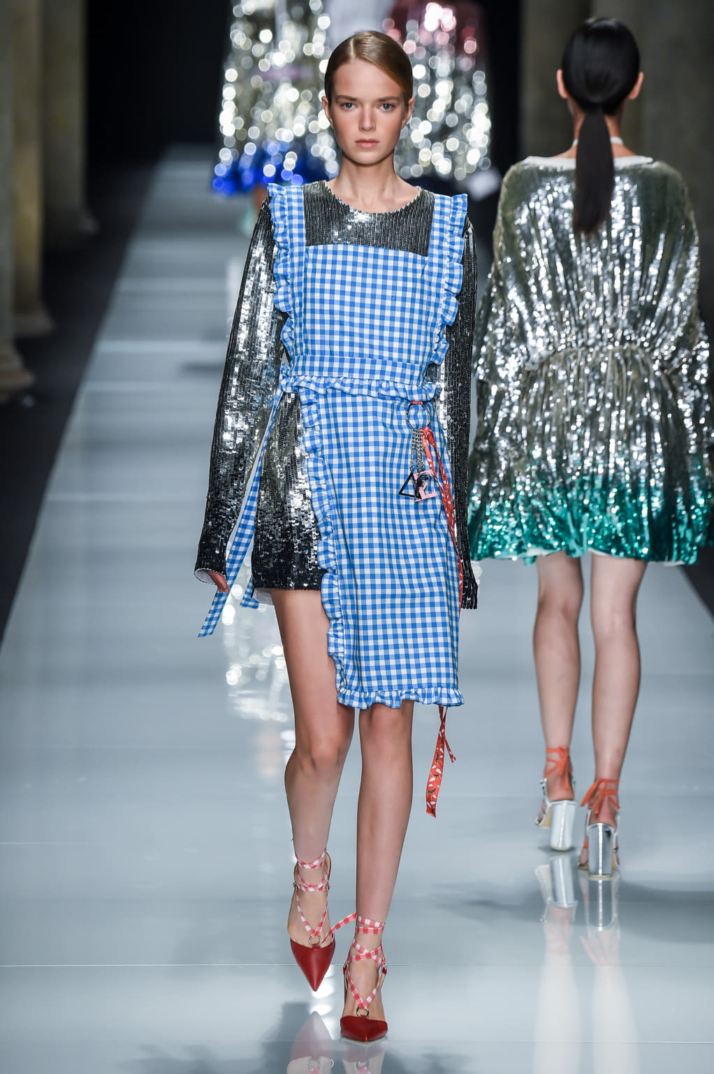 Fashion Week Milan Spring/Summer 2017 look 26 from the Au Jour Le Jour collection 女装