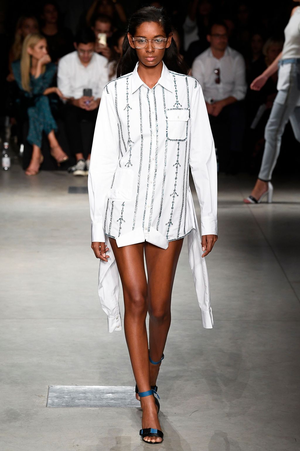 Fashion Week Milan Spring/Summer 2018 look 14 from the Au Jour Le Jour collection womenswear
