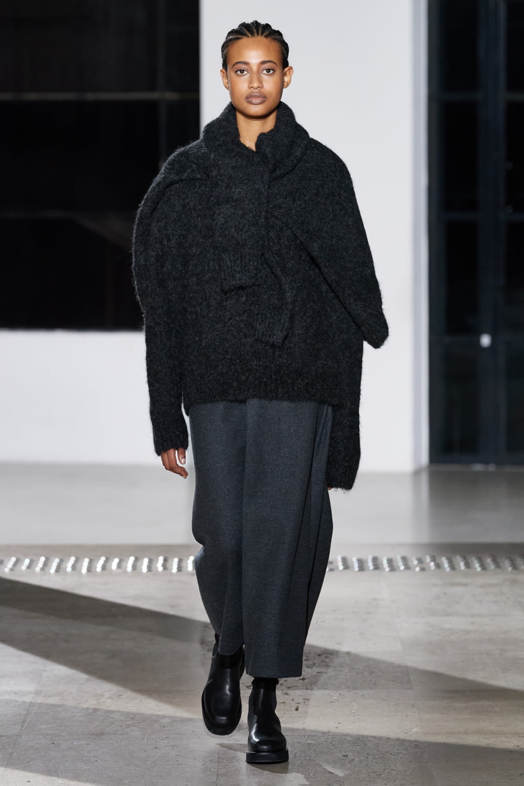 Fashion Week Paris Fall/Winter 2020 look 3 from the AURALEE collection menswear