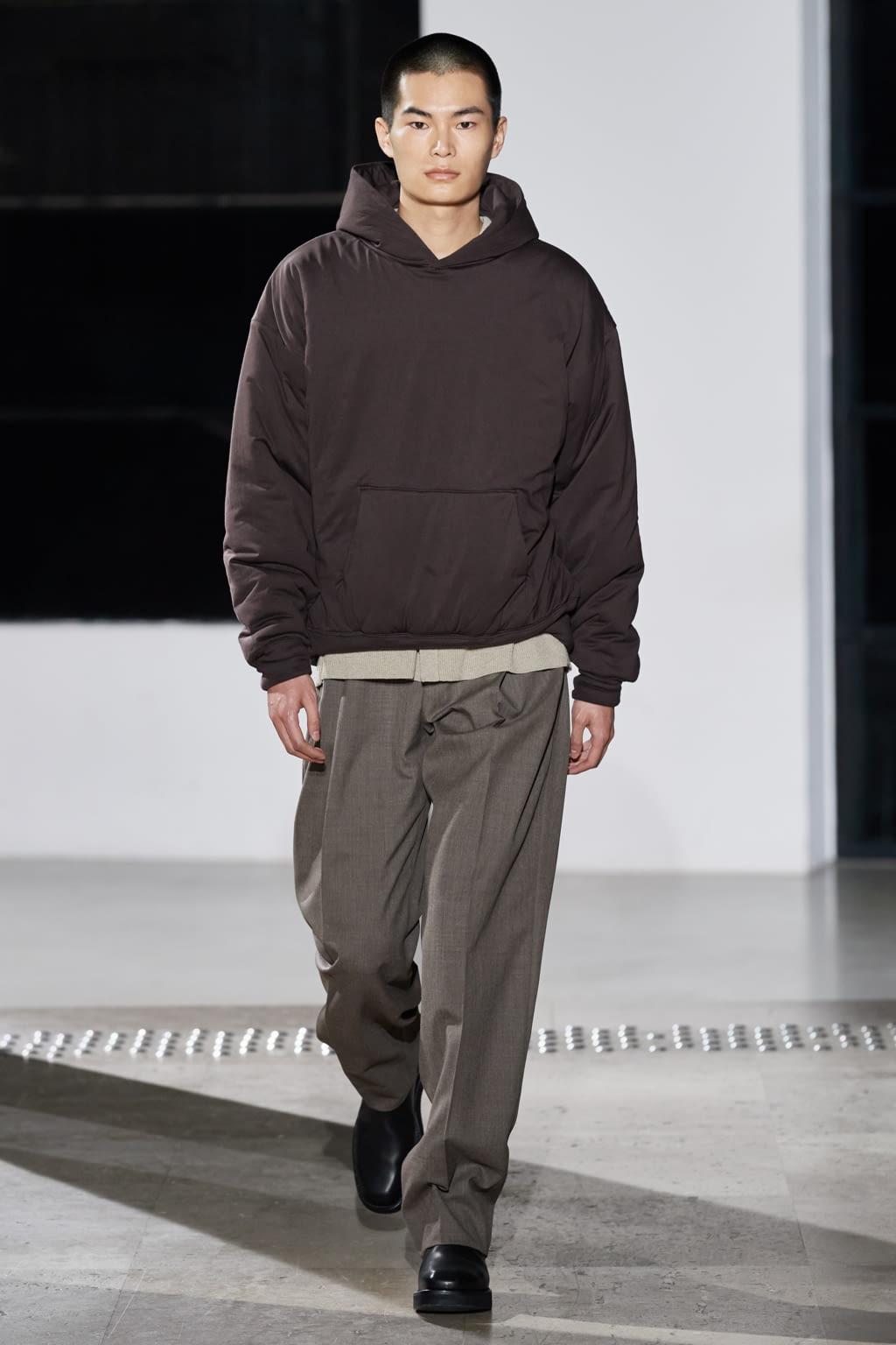 Fashion Week Paris Fall/Winter 2020 look 14 from the AURALEE collection 男装