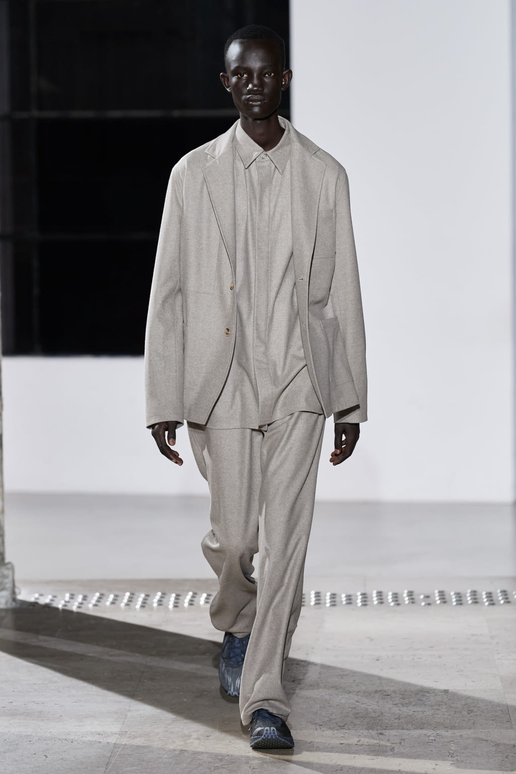 Fashion Week Paris Fall/Winter 2020 look 18 from the AURALEE collection menswear