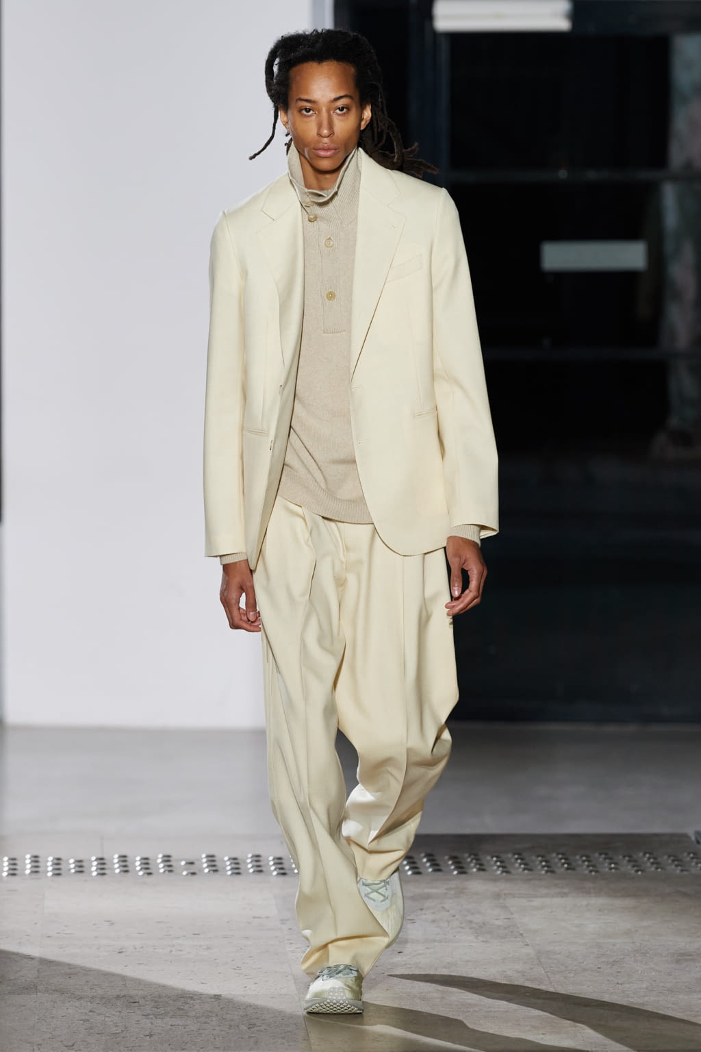 Fashion Week Paris Fall/Winter 2020 look 27 from the AURALEE collection menswear