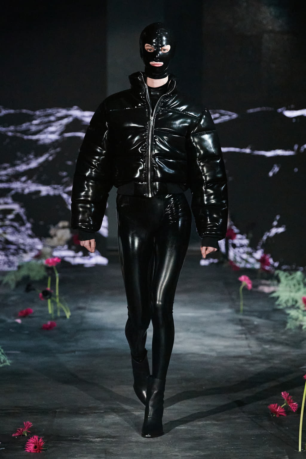 Fashion Week Paris Fall/Winter 2022 look 10 from the AVELLANO collection 女装