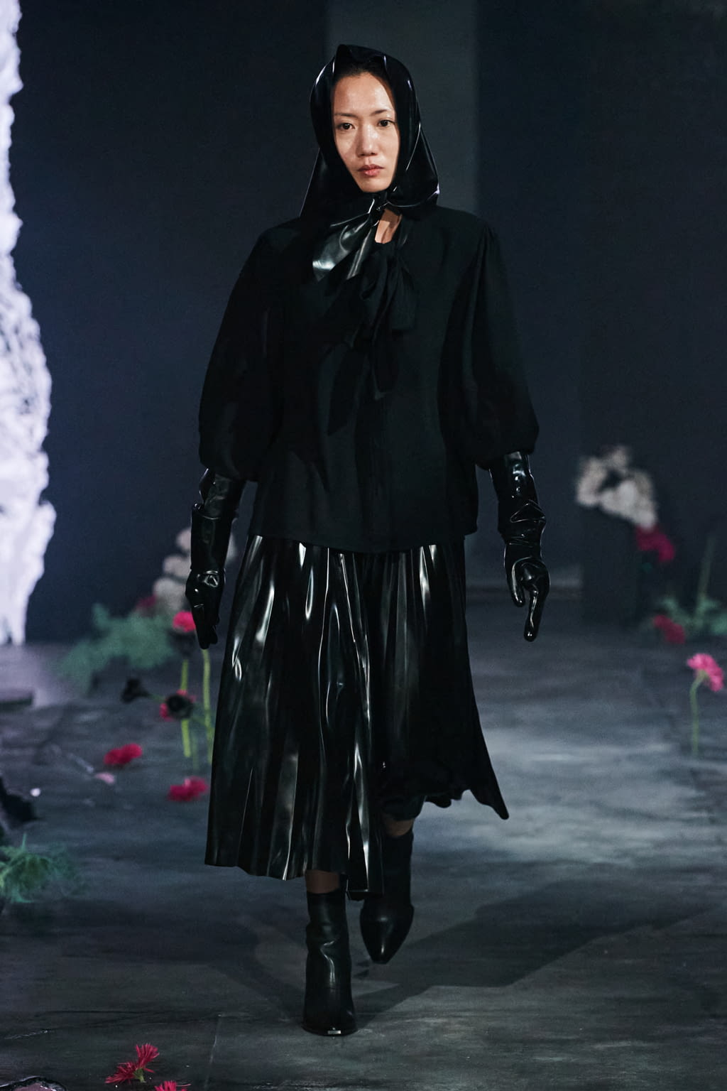 Fashion Week Paris Fall/Winter 2022 look 13 from the AVELLANO collection womenswear