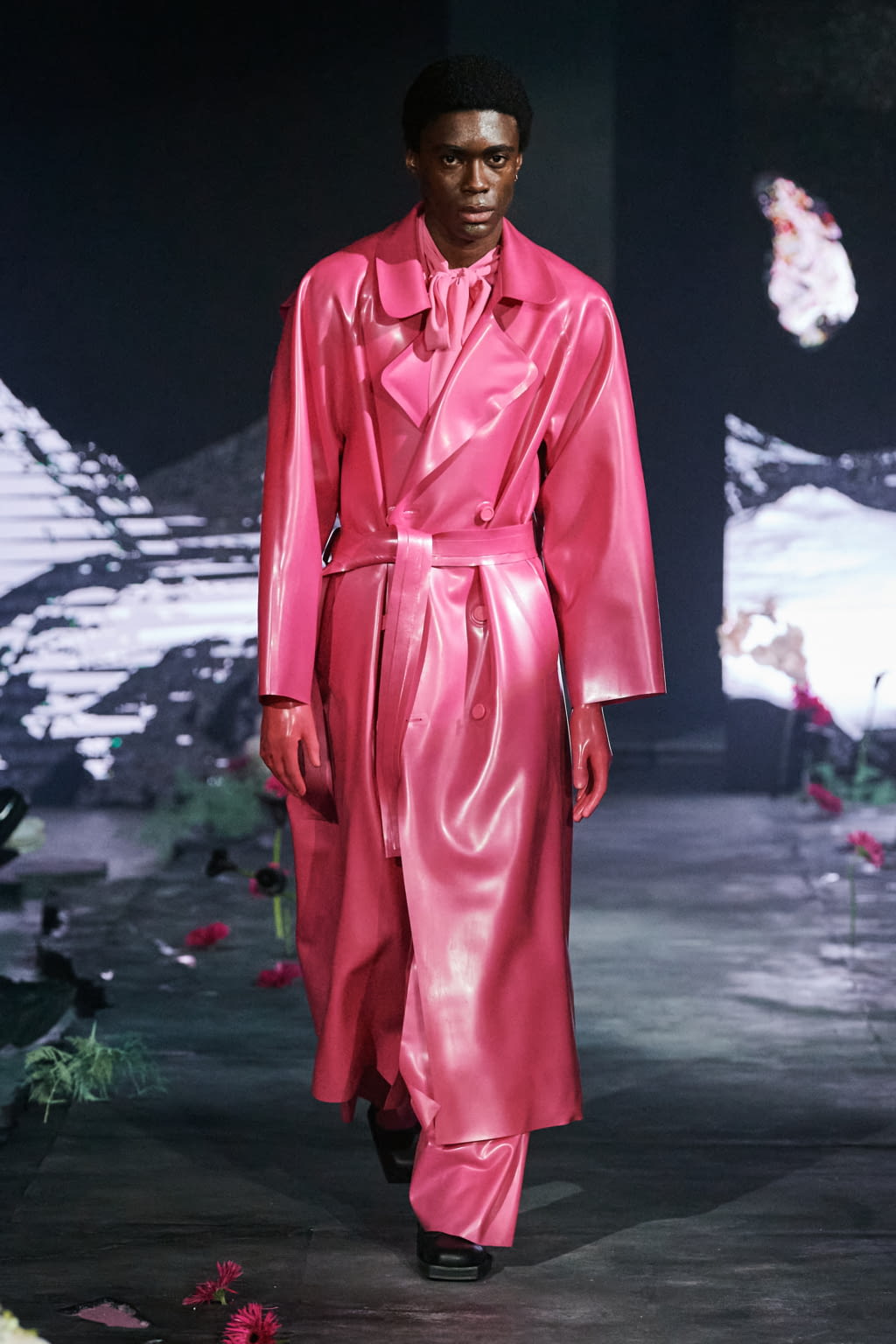 Fashion Week Paris Fall/Winter 2022 look 15 from the AVELLANO collection 女装