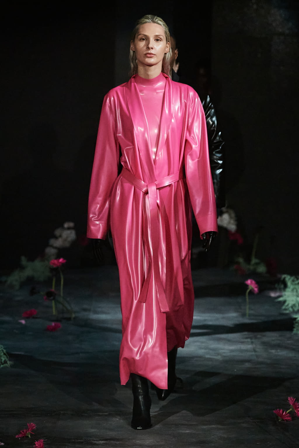 Fashion Week Paris Fall/Winter 2022 look 28 from the AVELLANO collection 女装