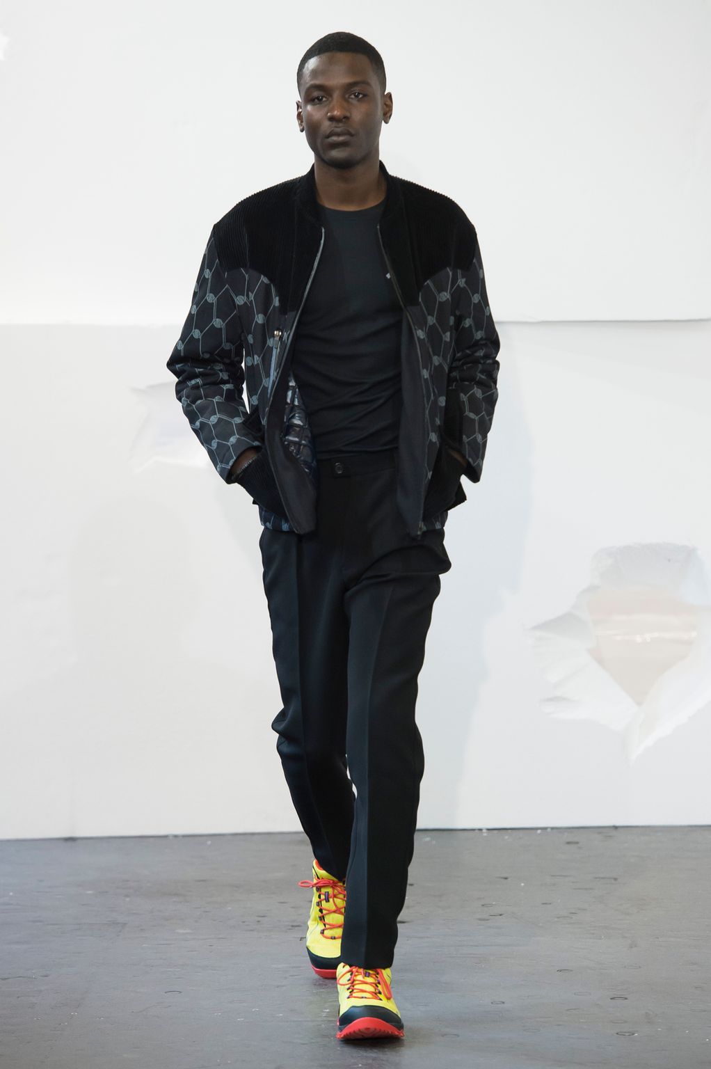 Fashion Week Paris Fall/Winter 2017 look 20 from the Avoc collection menswear