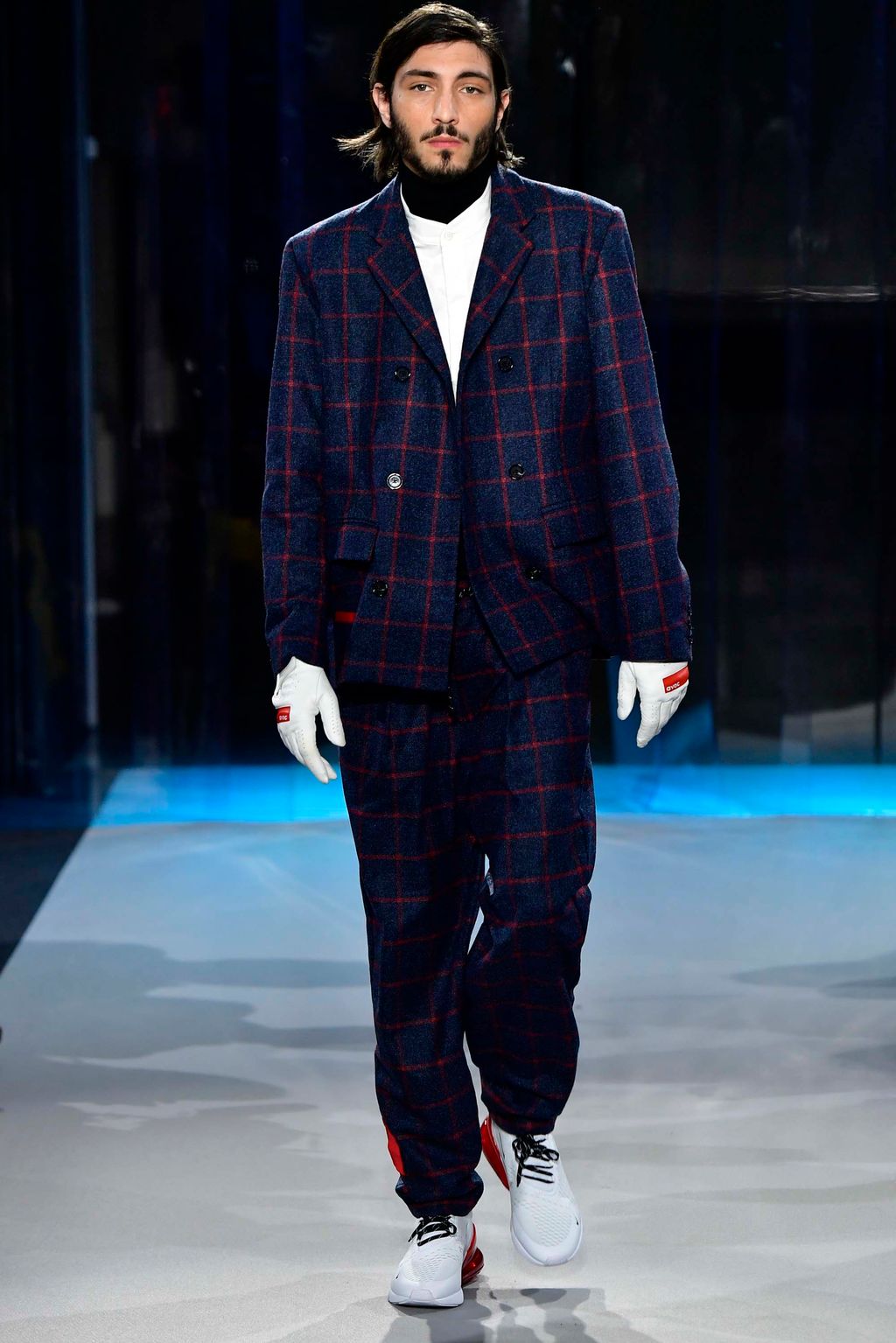 Fashion Week Paris Fall/Winter 2018 look 22 from the Avoc collection menswear