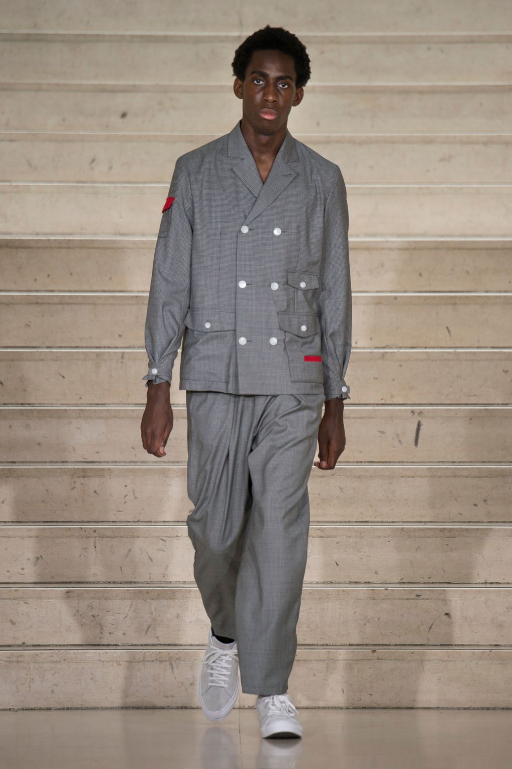 Fashion Week Paris Spring/Summer 2018 look 2 from the Avoc collection menswear