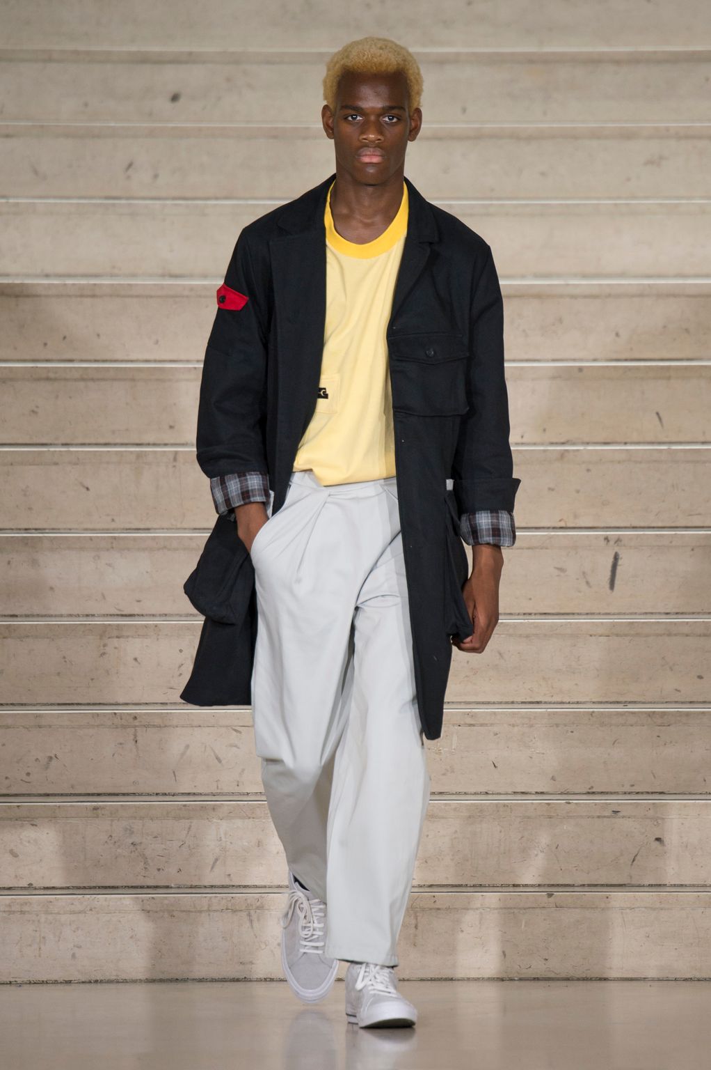 Fashion Week Paris Spring/Summer 2018 look 3 from the Avoc collection menswear