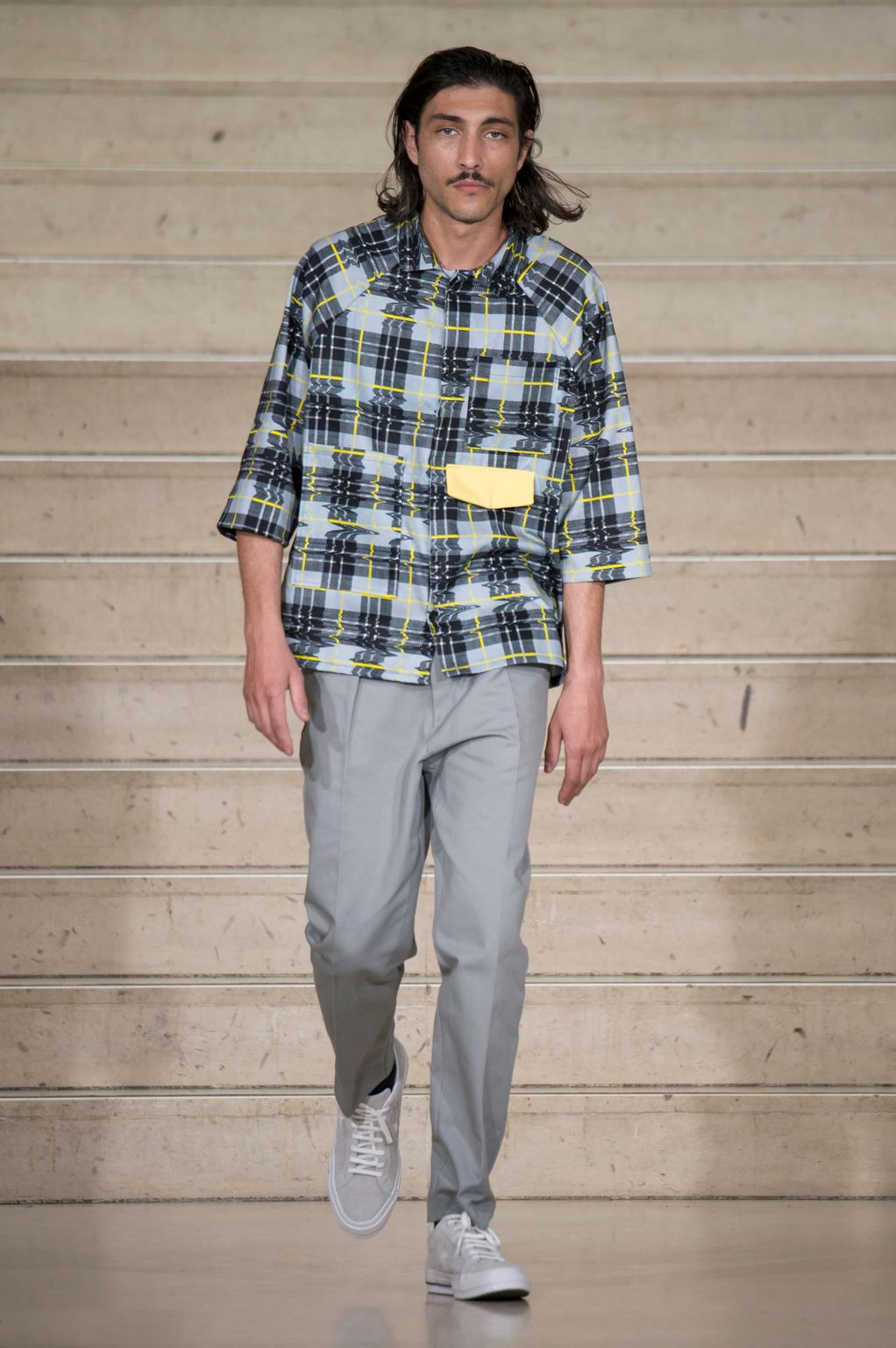 Fashion Week Paris Spring/Summer 2018 look 5 from the Avoc collection menswear