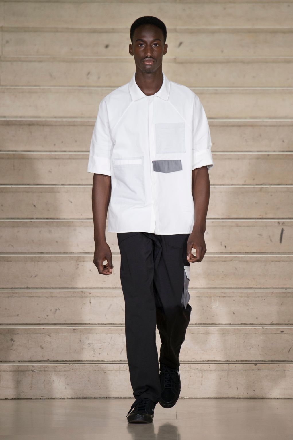 Fashion Week Paris Spring/Summer 2018 look 15 from the Avoc collection menswear