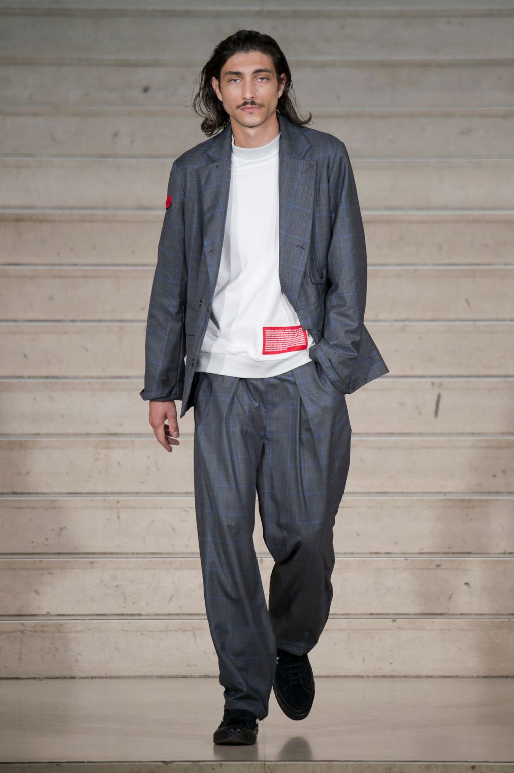 Fashion Week Paris Spring/Summer 2018 look 29 from the Avoc collection menswear