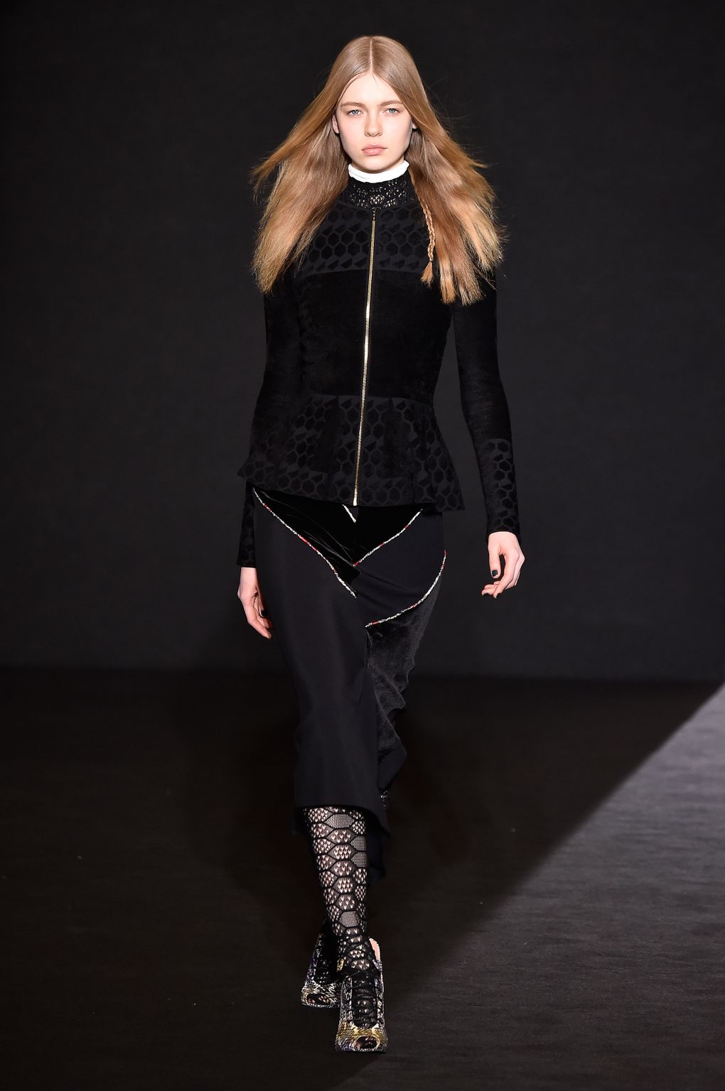 Fashion Week Paris Fall/Winter 2016 look 21 from the Roland Mouret collection 女装