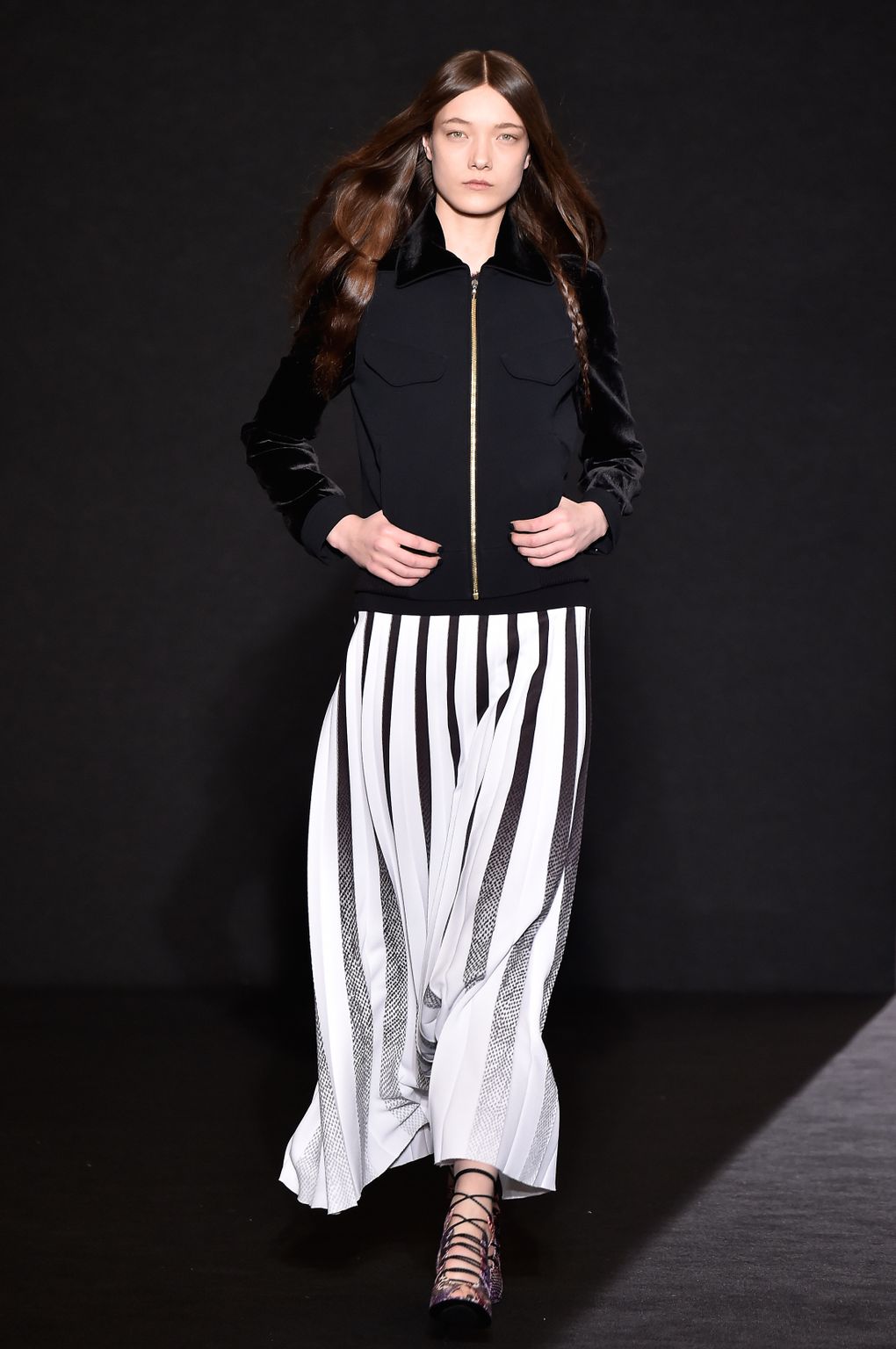 Fashion Week Paris Fall/Winter 2016 look 29 de la collection Roland Mouret womenswear