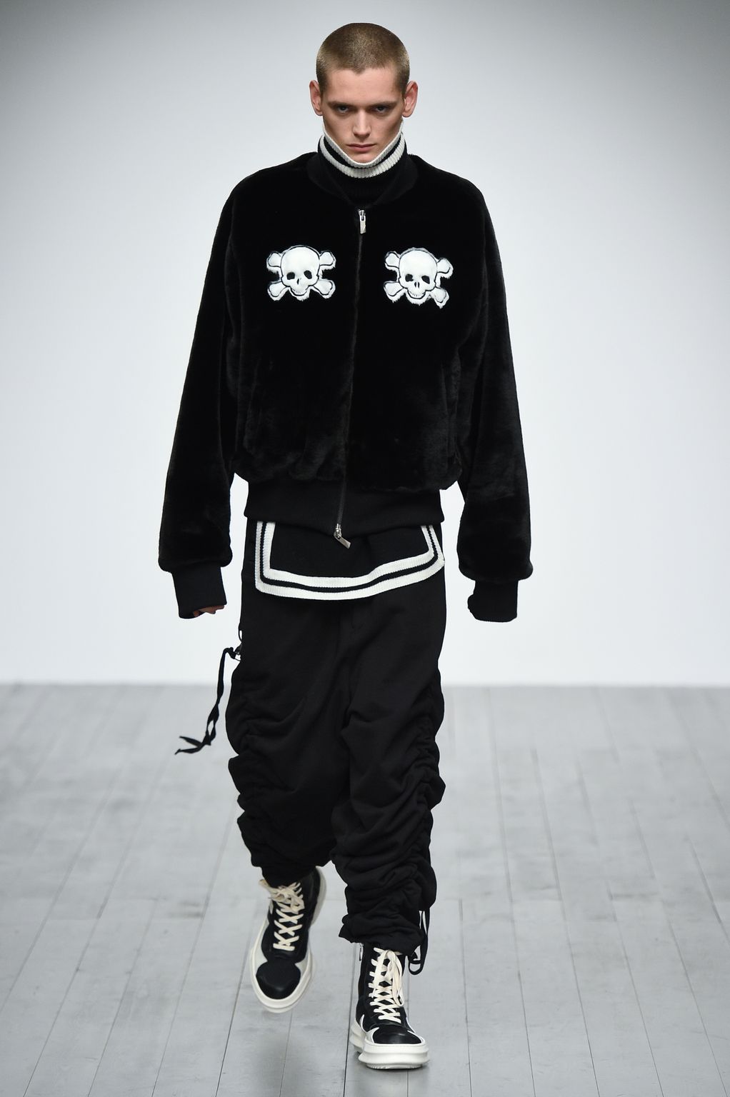 Fashion Week London Fall/Winter 2018 look 14 de la collection D.GNAK menswear