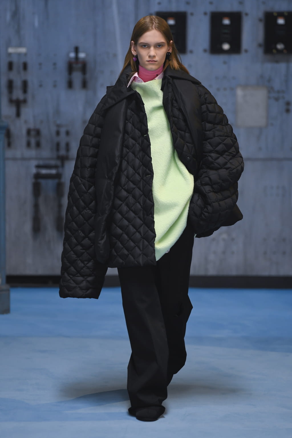 Fashion Week Paris Fall/Winter 2021 look 3 from the Raf Simons collection womenswear