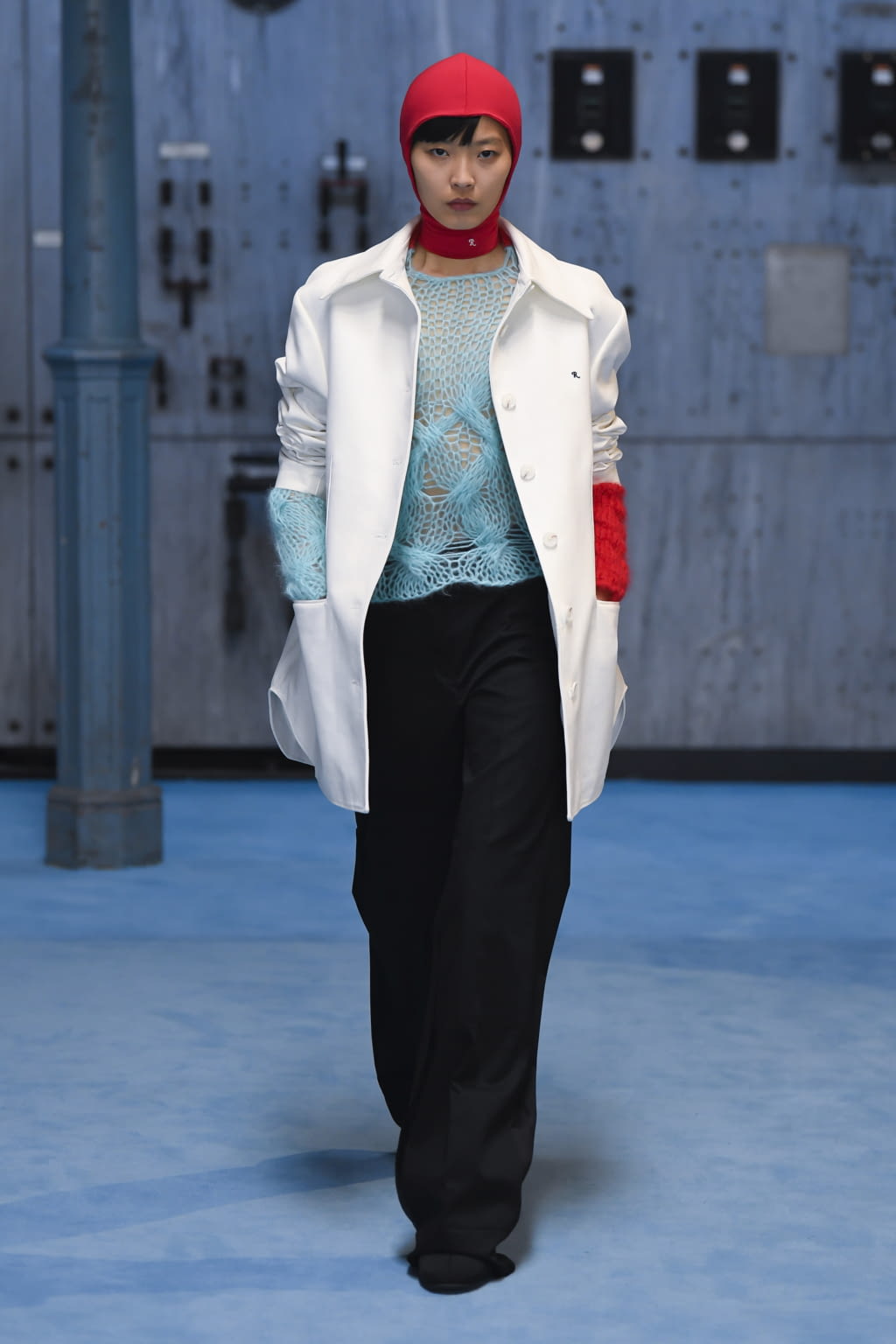 Fashion Week Paris Fall/Winter 2021 look 39 from the Raf Simons collection womenswear
