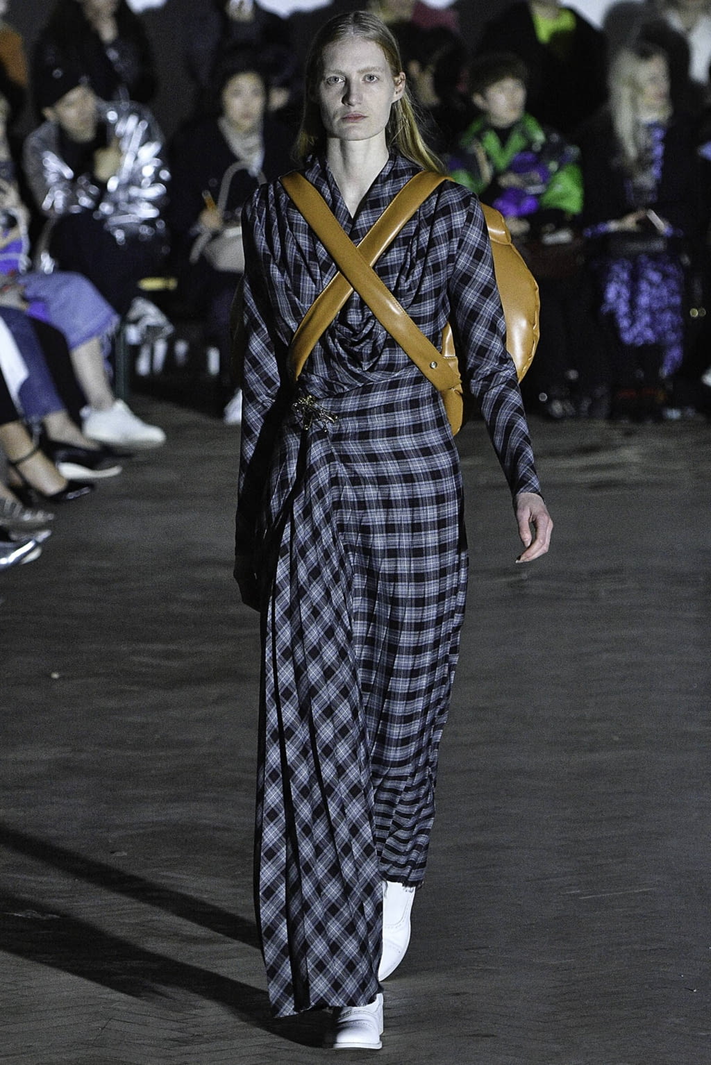 Fashion Week London Fall/Winter 2019 look 19 from the A.W.A.K.E MODE collection womenswear