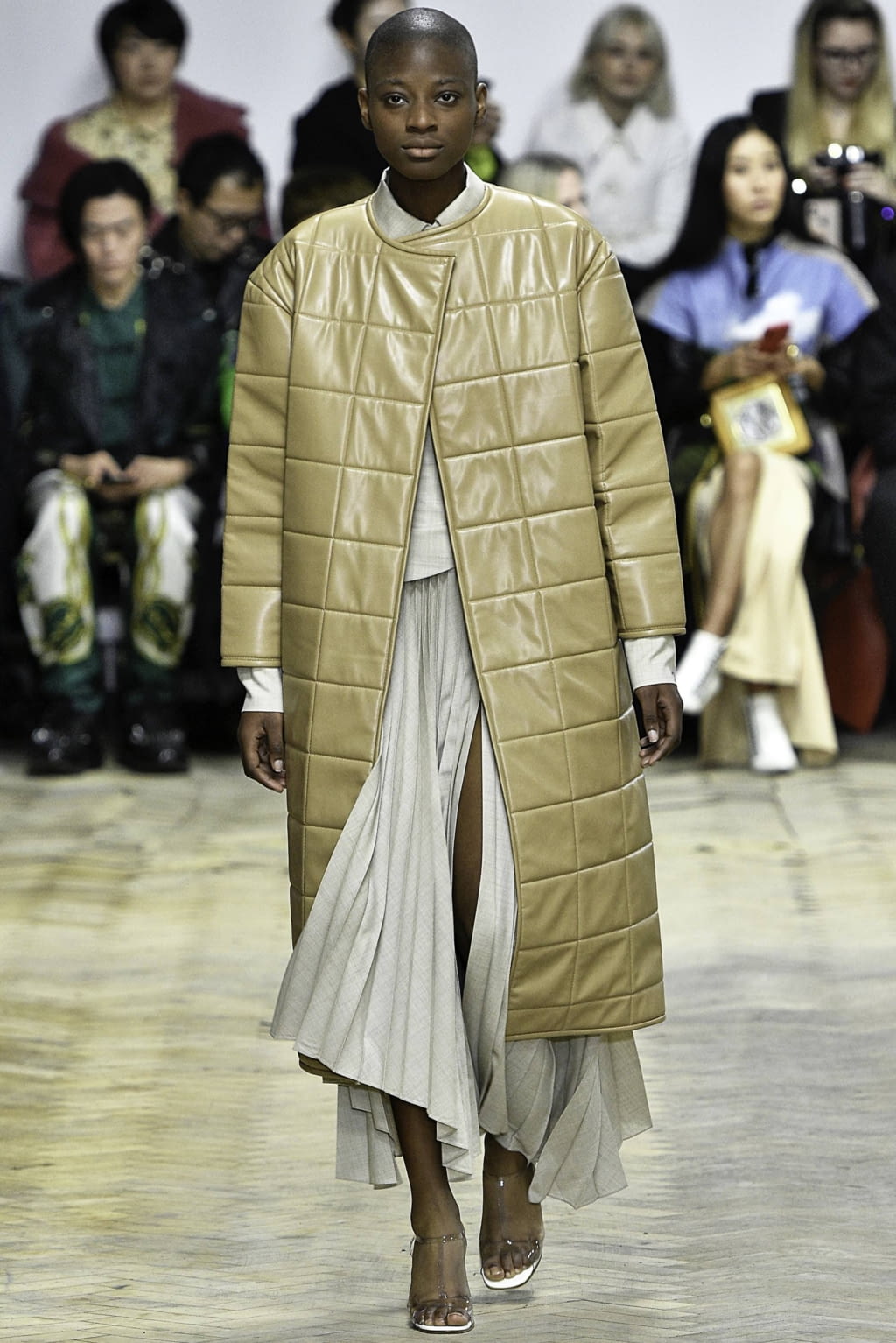 Fashion Week London Fall/Winter 2019 look 15 from the A.W.A.K.E MODE collection womenswear