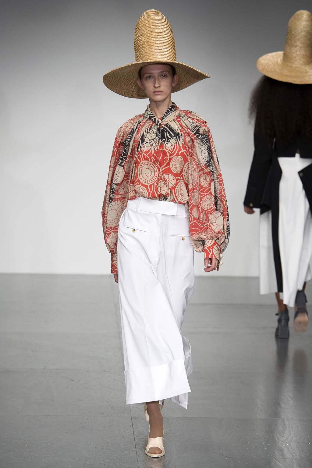 Fashion Week London Spring/Summer 2018 look 22 from the A.W.A.K.E MODE collection womenswear
