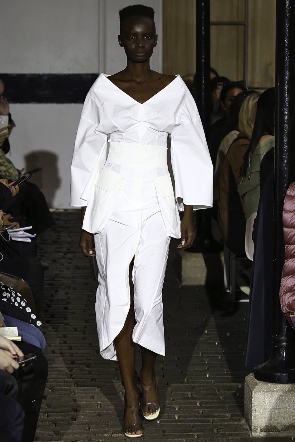 Fashion Week Paris Spring/Summer 2019 look 4 from the A.W.A.K.E MODE collection womenswear