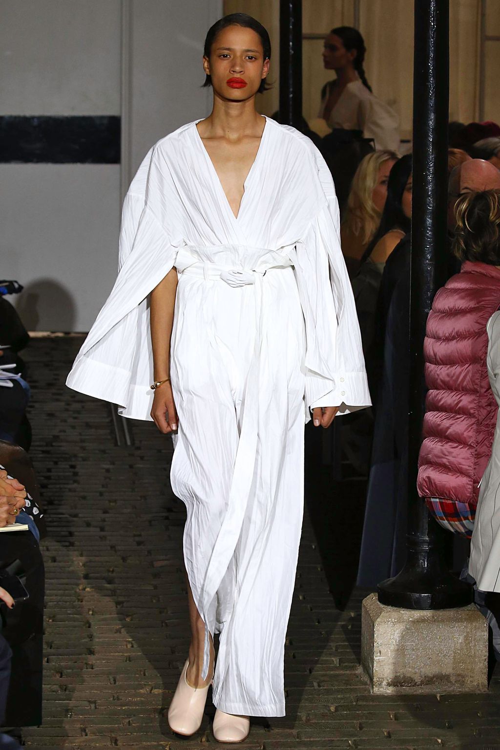 Fashion Week Paris Spring/Summer 2019 look 32 from the A.W.A.K.E MODE collection womenswear