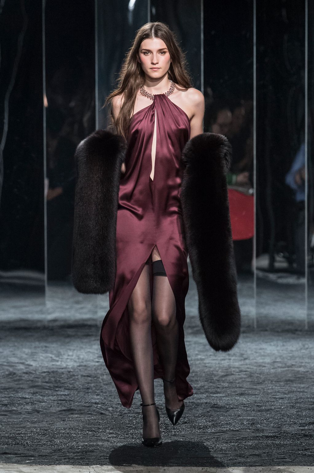 Fashion Week Paris Fall/Winter 2017 look 11 de la collection Azzaro couture