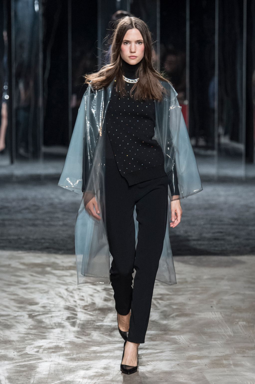 Fashion Week Paris Fall/Winter 2017 look 13 from the Azzaro collection 高级定制