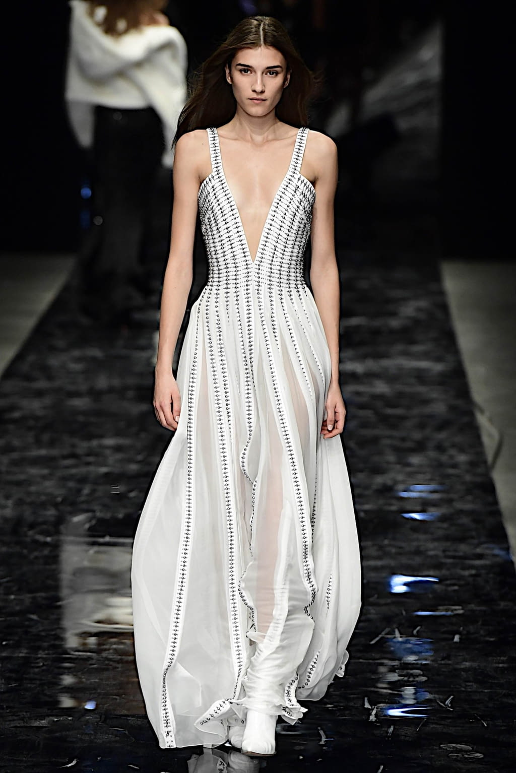 Fashion Week Paris Spring/Summer 2019 look 10 from the Azzaro collection 高级定制