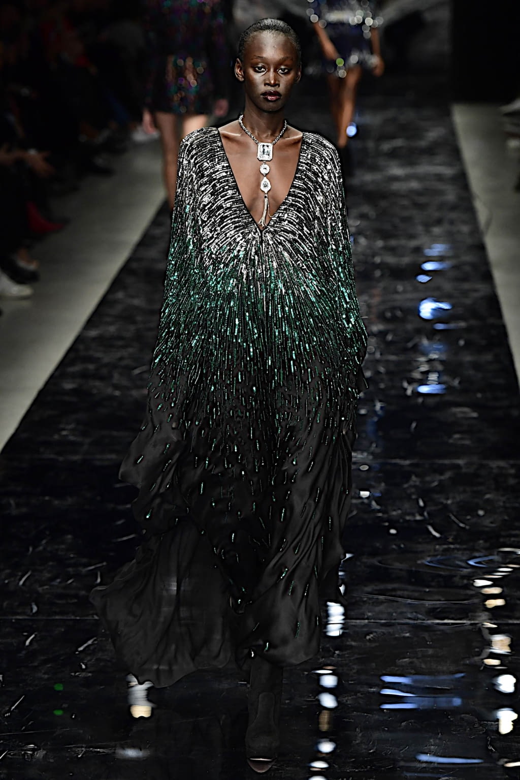 Fashion Week Paris Spring/Summer 2019 look 19 from the Azzaro collection couture
