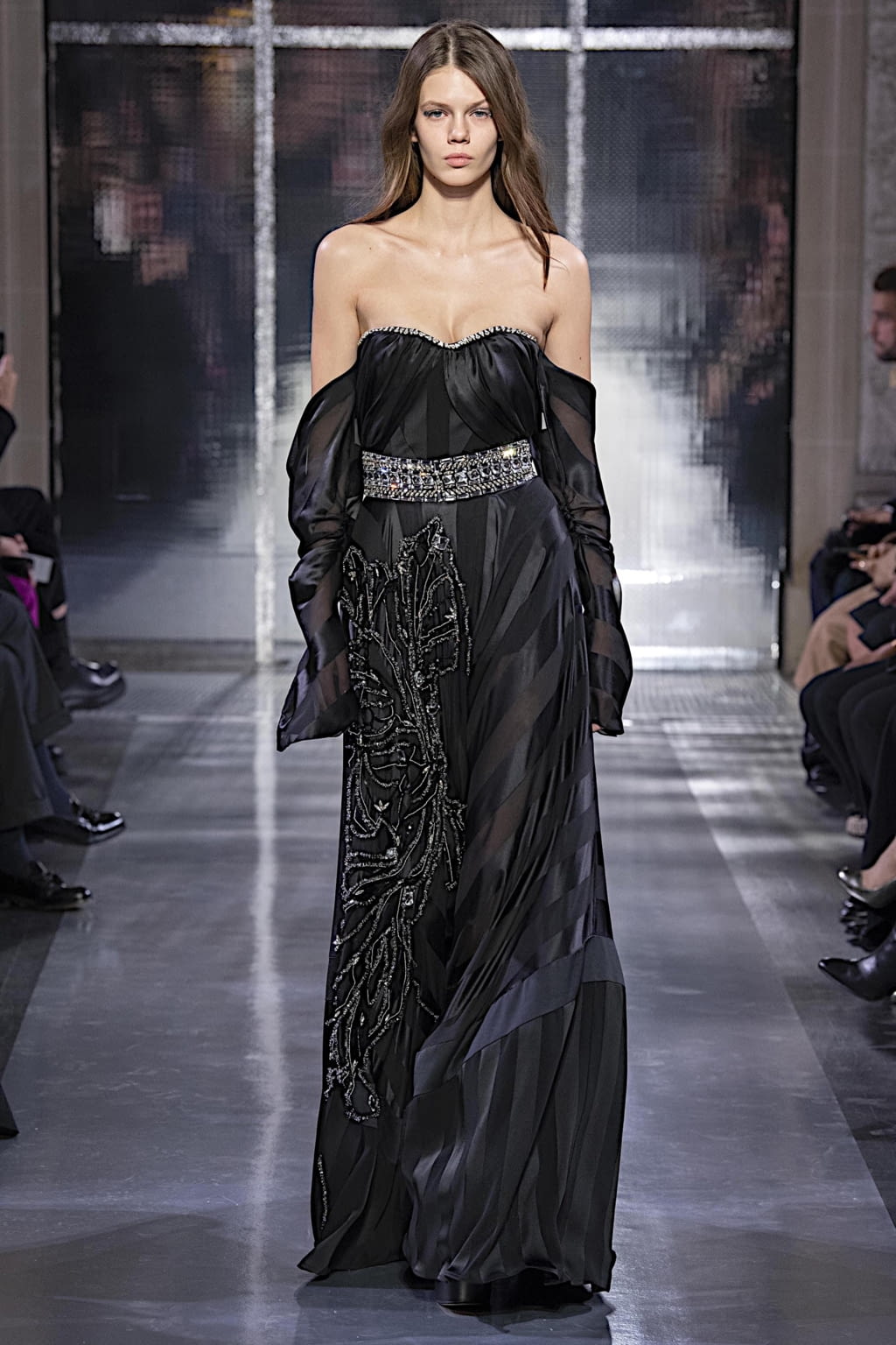 Fashion Week Paris Spring/Summer 2020 look 25 from the Azzaro collection couture