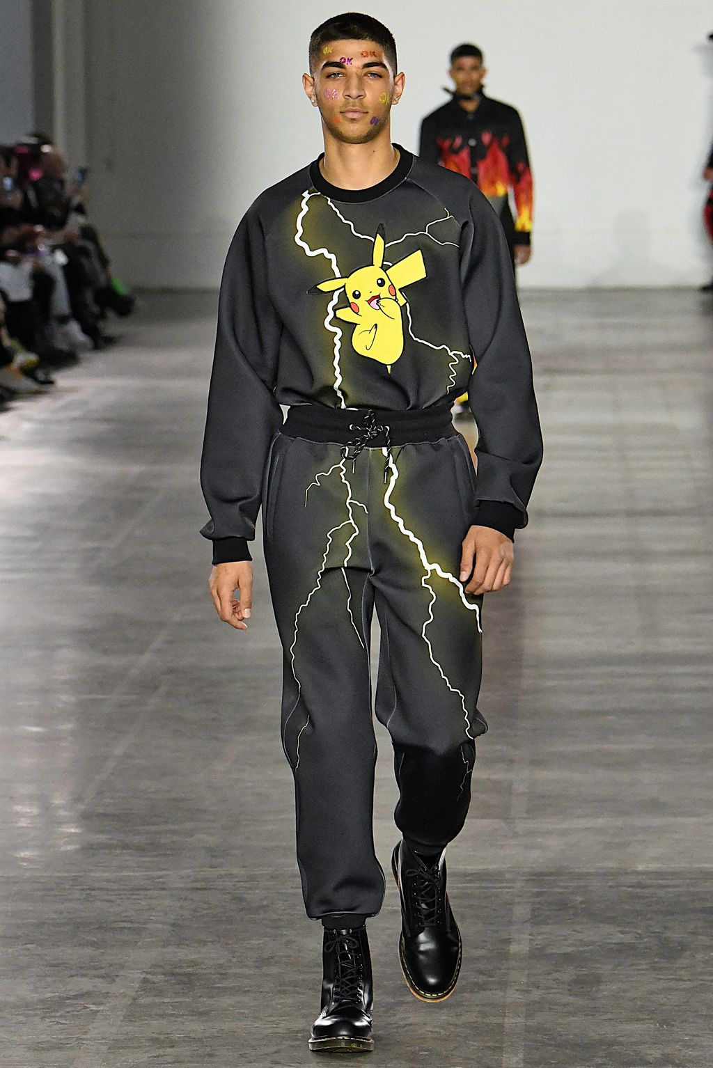 Fashion Week London Fall/Winter 2019 look 6 from the Bobby Abley collection 男装